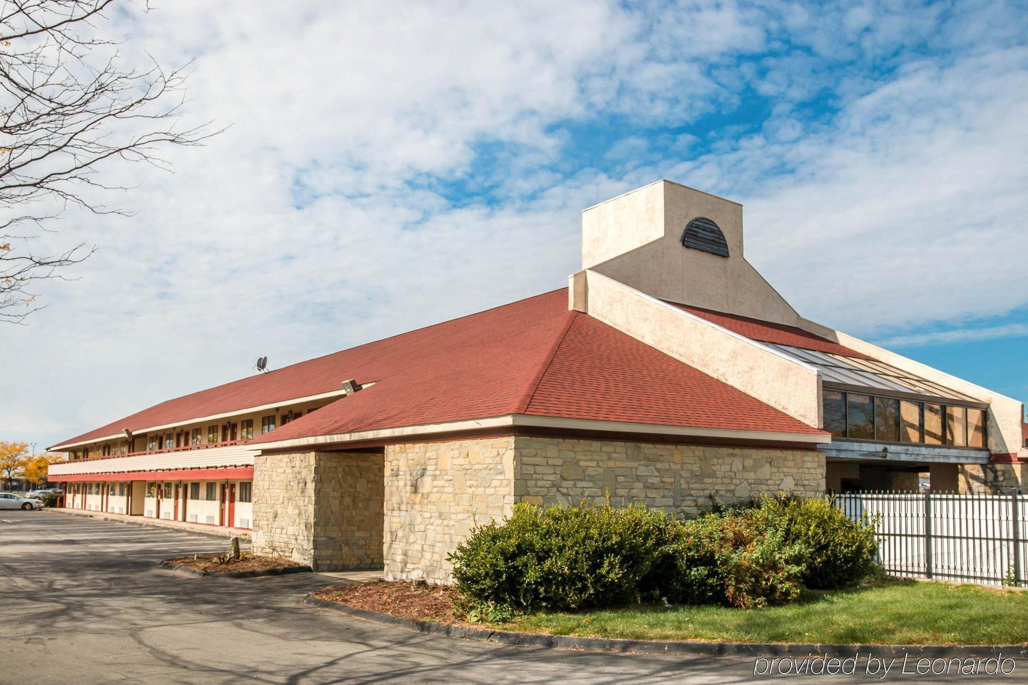 Econo Lodge Холланд Экстерьер фото