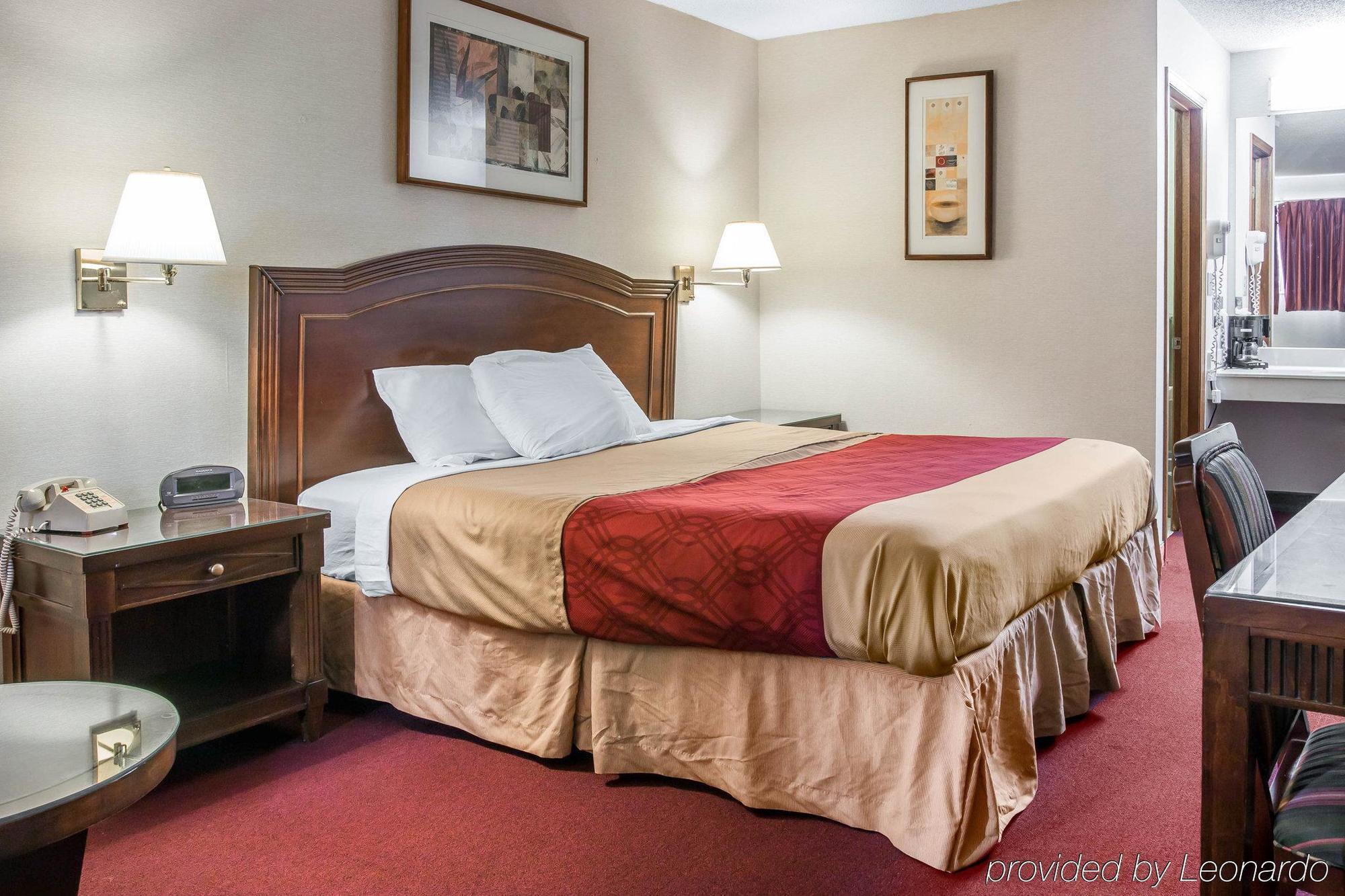Econo Lodge Холланд Экстерьер фото
